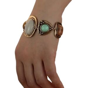 Elegant Gold and Green Stone Bracelet
